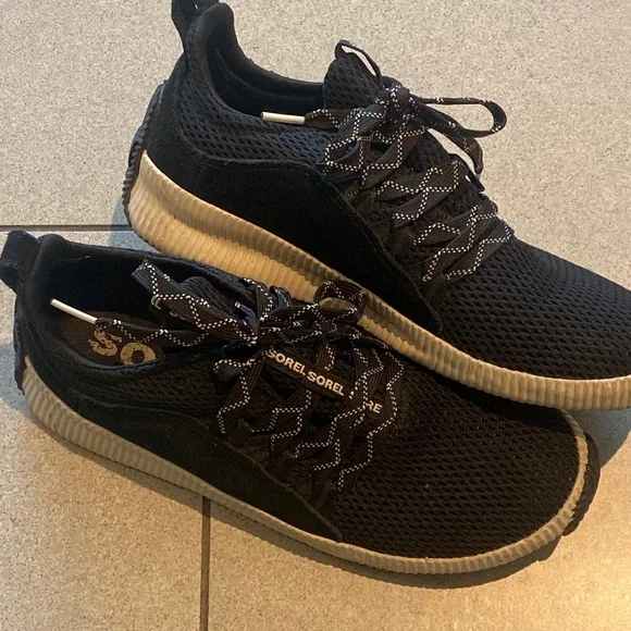 SOREL BLACK WHITE HAND-CRAFTED Sneakers GORG LUX